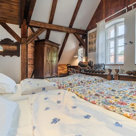 Dom Goscinny Stara Szkola 3*