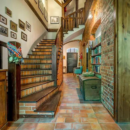 Dom Goscinny Stara Szkola