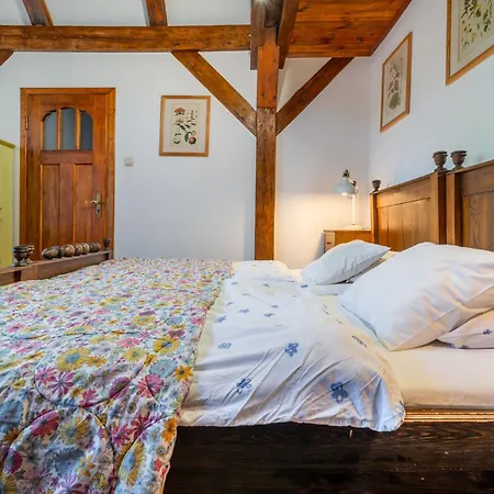 Dom Goscinny Stara Szkola Bed and Breakfast Wysoka Wieś