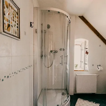 Bed and Breakfast Dom Goscinny Stara Szkola Wysoka Wieś