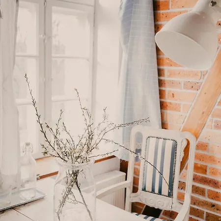 Bed and Breakfast Dom Goscinny Stara Szkola